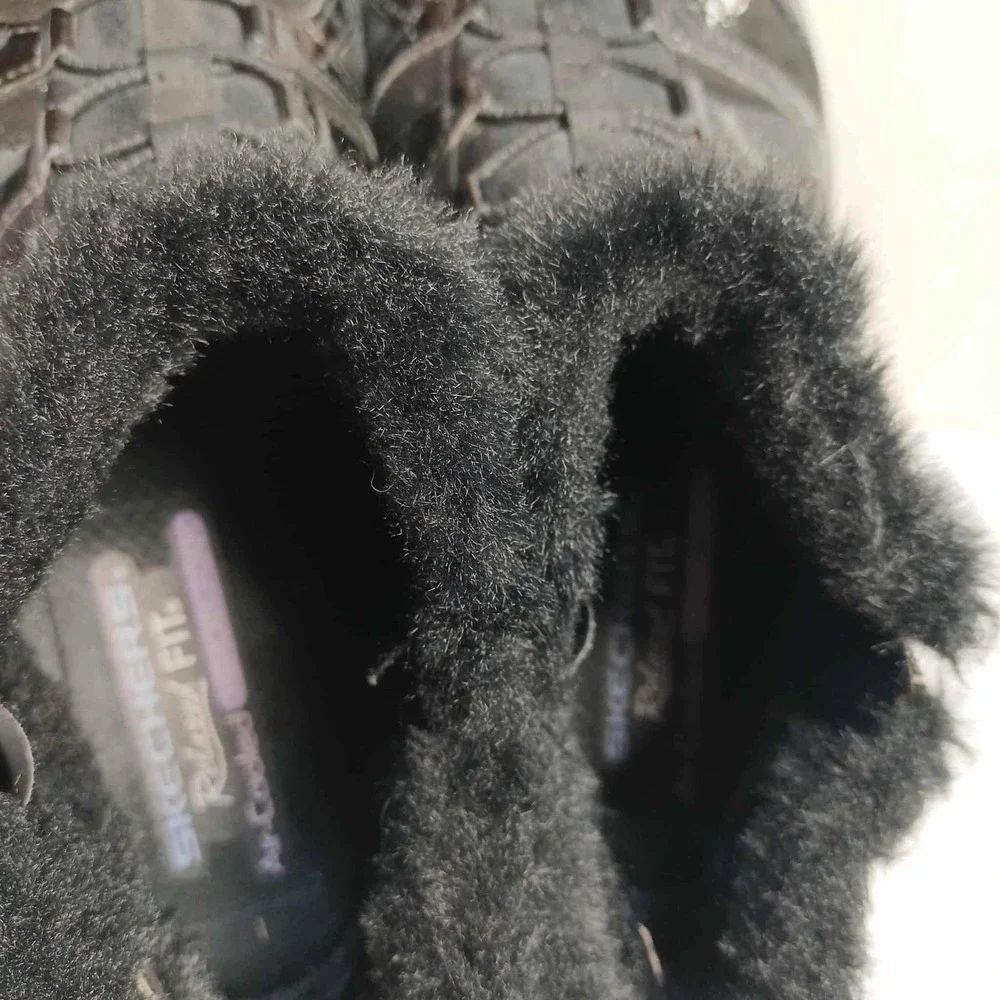 Skechers Relaxed Fit Black‎ Ankle Boots Womens Size 8 Side Zip Faux Fur